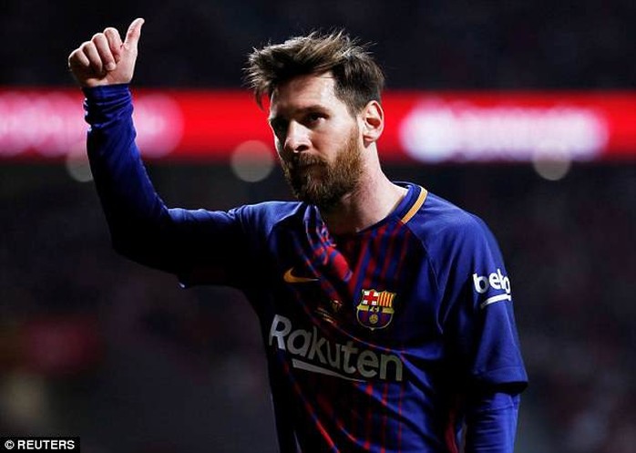 Thu nhập 110 triệu bảng/mùa, Messi cho Ronaldo hít khói - Ảnh 1.