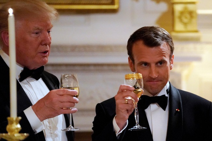 Đằng sau tình huynh đệ Trump - Macron - Ảnh 1.