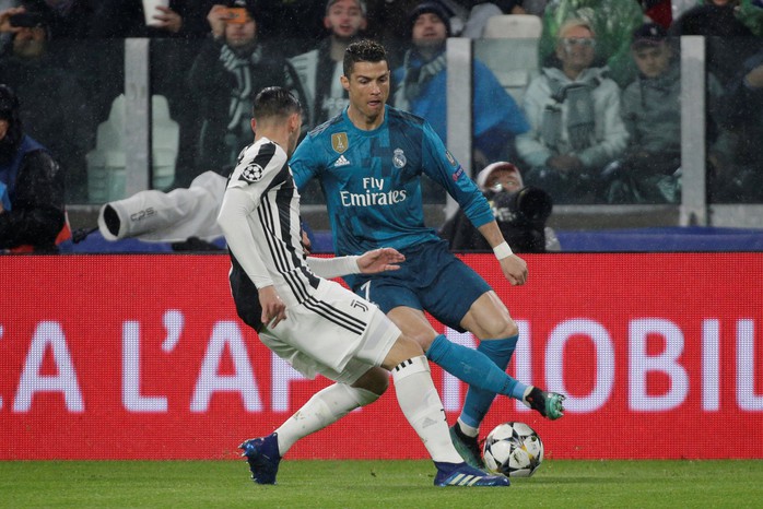 Ronaldo lập siêu phẩm khiến Juventus ôm hận tại Turin - Ảnh 1.