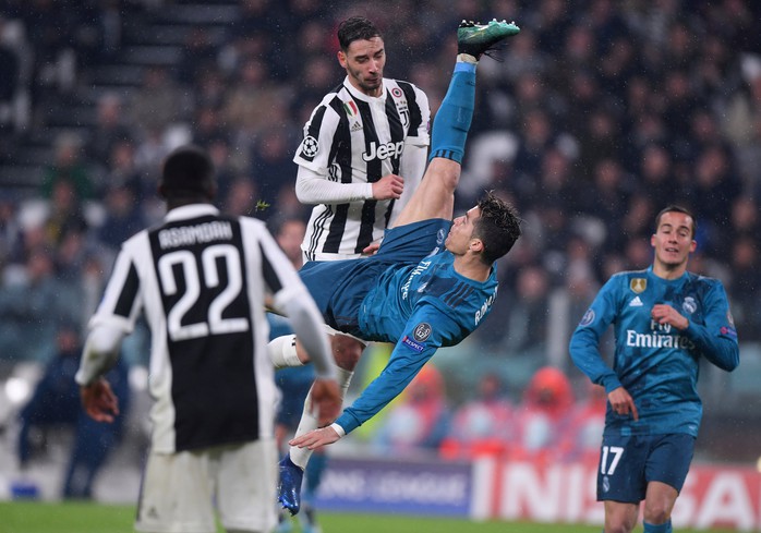 Ronaldo lập siêu phẩm khiến Juventus ôm hận tại Turin - Ảnh 2.