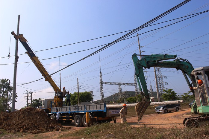 Thay mới, nâng cấp toàn bộ lưới điện Phú Yên - Ảnh 2.