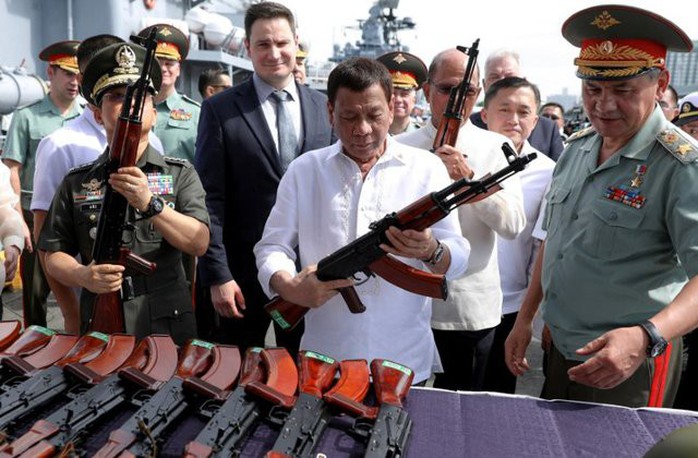Tổng thống Duterte: “Nếu máy bay của tôi phát nổ, hãy hỏi CIA” - Ảnh 1.