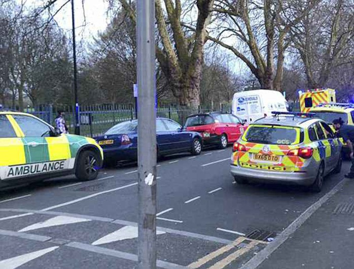 Đâm chém liên tiếp trong đêm, London báo động bạo lực đường phố - Ảnh 3.