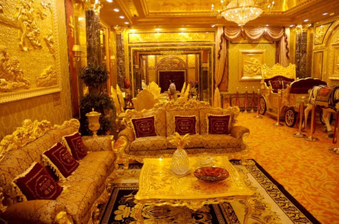 Xem biệt thự dát vàng 300 tỷ của Hoa hậu Ngô Mỹ Uyên - Ảnh 2.