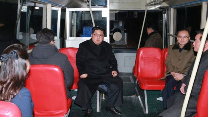 Khi ông Kim Jong-un đi lại: Từ tàu bọc thép đến chim ưng trắng - Ảnh 11.