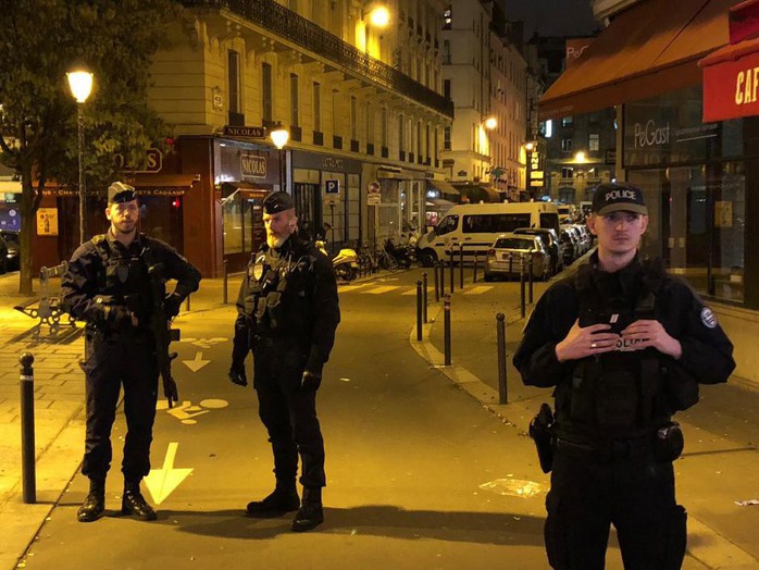 Nghi phạm khủng bố Paris xuất thân từ Chechnya - Ảnh 1.