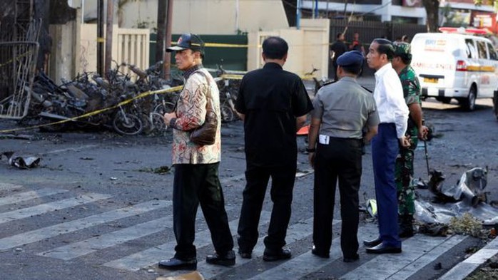 Tiết lộ về gia đình 6 người đánh bom nhà thờ ở Indonesia - Ảnh 3.