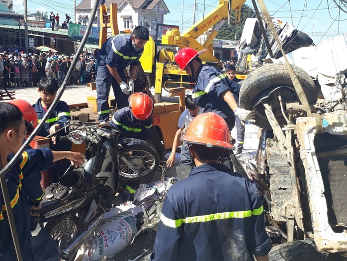 Tai nạn thảm khốc ở Lâm Đồng, ít nhất 5 người chết - Ảnh 5.