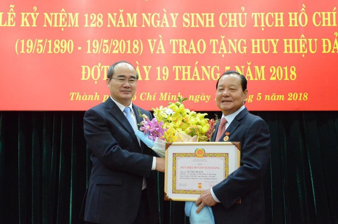 Ông Lê Thanh Hải nhận huy hiệu 50 năm tuổi Đảng - Ảnh 1.