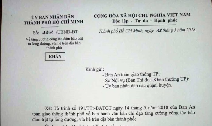 Bắt đầu làm rõ trách nhiệm người đứng đầu khi vỉa hè bị xà xẻo - Ảnh 1.