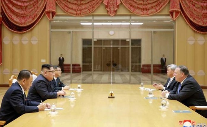 Người đưa tin từ địa ngục trên bàn họp với ông Kim Jong-un - Ảnh 2.
