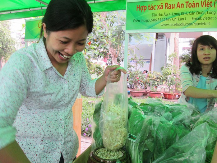 TP HCM có thêm chợ phiên nông sản an toàn - Ảnh 1. TP HCM có thêm chợ phiên nông sản an toàn - Ảnh 1.