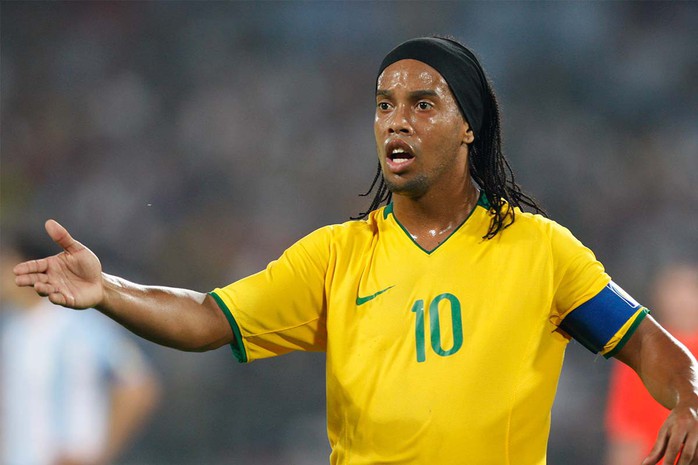 Cưới một lúc 2 vợ, Ronaldinho khiến fan há hốc mồm - Ảnh 4.