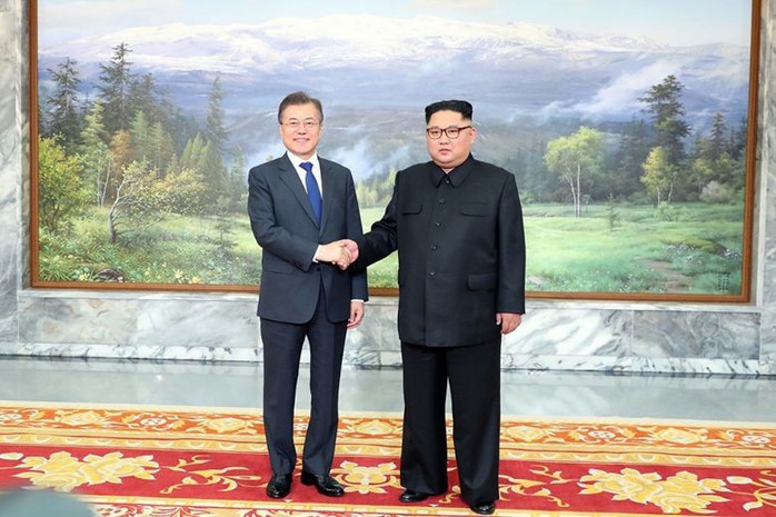 Lãnh đạo Hàn - Triều bất ngờ gặp mặt ở biên giới - Ảnh 3.