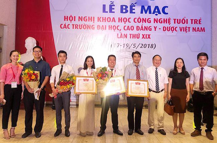 ĐH Duy Tân và 2 giải nhất tại Hội nghị KHCN Tuổi trẻ ngành Y - Dược - Ảnh 1.