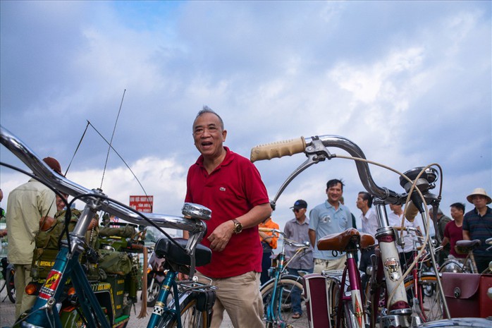 Độc đáo những xe đạp cổ giá nghìn đô giữa lòng Hà Nội - Ảnh 5.