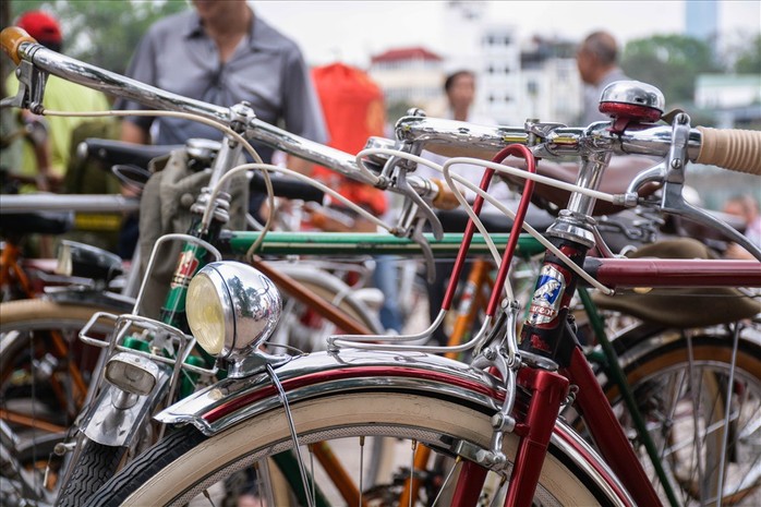 Độc đáo những xe đạp cổ giá nghìn đô giữa lòng Hà Nội - Ảnh 9.