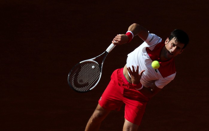 Djokovic lấy lại cảm hứng khi thắng Nishikori ở Madrid Open - Ảnh 1.