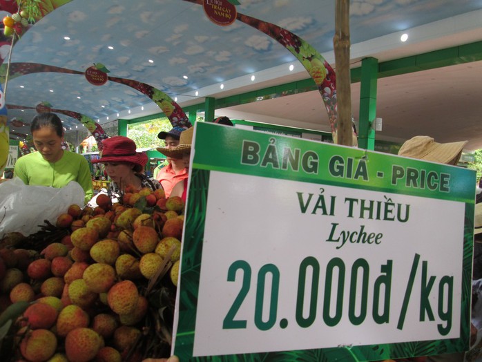 Trung Quốc trúng mùa, trái vải Việt Nam rớt giá sớm - Ảnh 1.