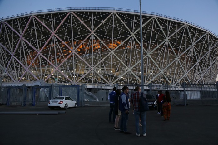 Thăm sân Volgograd trước World Cup - Ảnh 2.