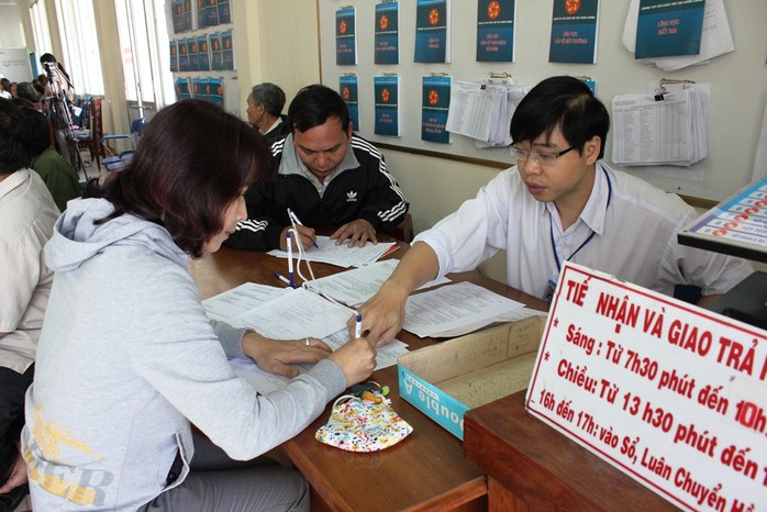 Quảng Ngãi đề nghị kỷ luật cán bộ vi phạm quy định giải quyết thủ tục hành chính - Ảnh 1.