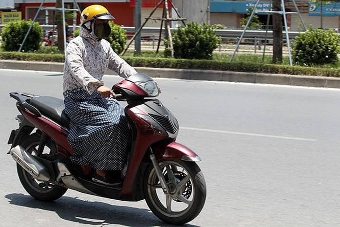 Váy chống nắng bị cuốn vào bánh xe, 1 thanh niên tử vong - Ảnh 2.