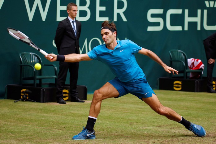 Federer bất ngờ thua đàn em ở chung kết Halle Open - Ảnh 1.