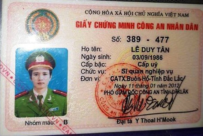 Một sĩ quan cắm thẻ ngành công an vay 330 triệu đồng - Ảnh 1.