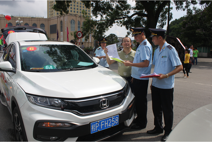 Đã có gần 100 lượt xe du lịch tự lái Trung Quốc vào Việt Nam - Ảnh 1.