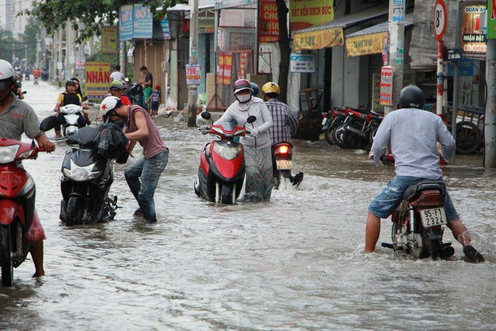 Sở Xây dựng làm đầu mối chống ngập - Ảnh 1.