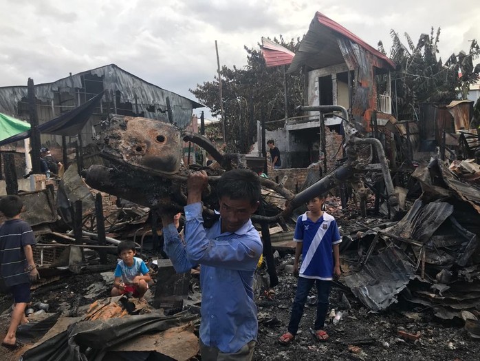 Cháy lớn thiêu rụi nhà cửa hơn 60 gia đình Campuchia gốc Việt - Ảnh 6.