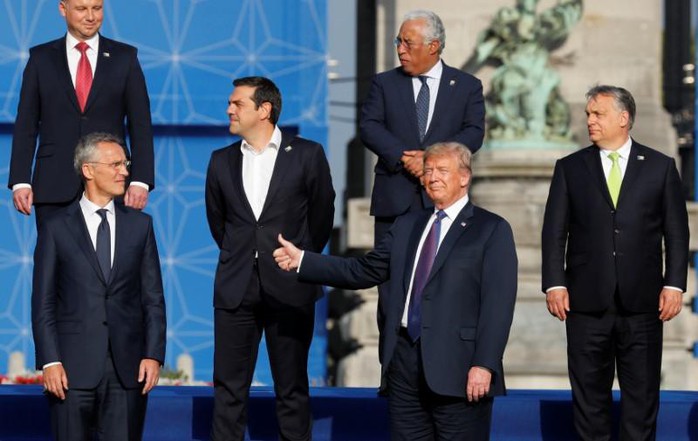 Ông Trump tuyên bố thắng các đồng minh NATO - Ảnh 1.