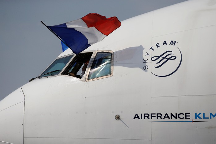 500.000 CĐV Paris xuống đường đón tuyển Pháp - Ảnh 17. 500.000 CĐV tỷ lệ kèo nhà cái 88 xuống đường đón tuyển Pháp - Ảnh 17.