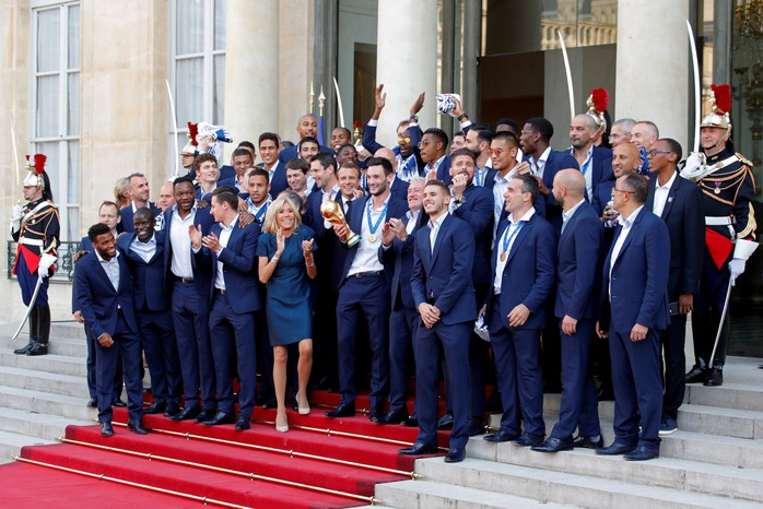 500.000 CĐV Paris xuống đường đón tuyển Pháp - Ảnh 48. 500.000 CĐV tỷ lệ kèo nhà cái 88 xuống đường đón tuyển Pháp - Ảnh 48.