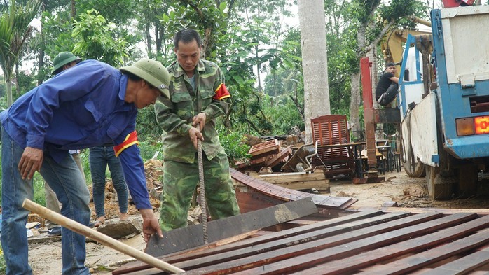 Huy động 500 người cưỡng chế cung điện công chúa xây trái phép - Ảnh 2.