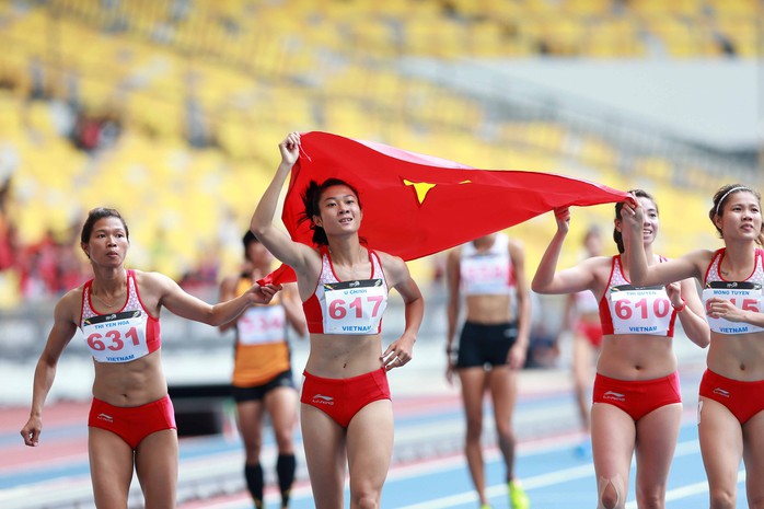 Tuyển tiếp sức 4x100 m nữ mất suất dự ASIAD 2018 - Ảnh 1.