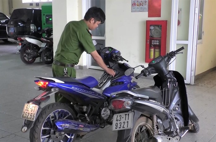 Thuê xe máy rồi dàn cảnh cướp tài sản của các tài xế GrabBike - Ảnh 2.