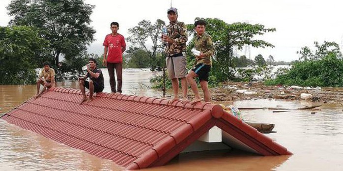 Đại thảm họa vỡ đập thủy điện ở Lào sát mé Việt Nam, cuốn hàng trăm người - Ảnh 1.