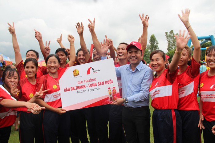 Khởi công cầu Dr Thanh - Lung Sen Dưới: Tân Hiệp Phát đem niềm vui về Cù lao Giêng - Ảnh 3. Khởi công cầu Dr Thanh - Lung Sen Dưới: Tân Hiệp Phát đem niềm vui về Cù lao Giêng - Ảnh 3.