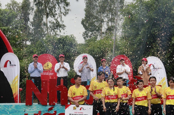 Khởi công cầu Dr Thanh - Lung Sen Dưới: Tân Hiệp Phát đem niềm vui về Cù lao Giêng - Ảnh 5. Khởi công cầu Dr Thanh - Lung Sen Dưới: Tân Hiệp Phát đem niềm vui về Cù lao Giêng - Ảnh 5.