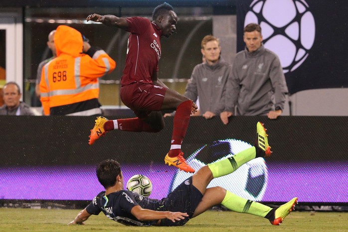 Salah và Mane xuất sắc giúp Liverpool ngược dòng thắng Man City - Ảnh 1.