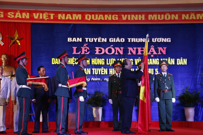 Ban Tuyên huấn Khu ủy Khu V nhận danh hiệu Anh hùng Lực lượng vũ trang - Ảnh 1.