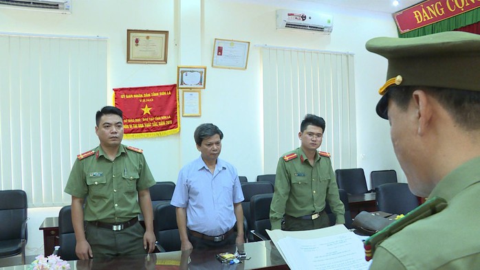 Khởi tố phó giám đốc Sở GD-ĐT Sơn La cùng 4 cán bộ vụ gian lận điểm thi - Ảnh 4.