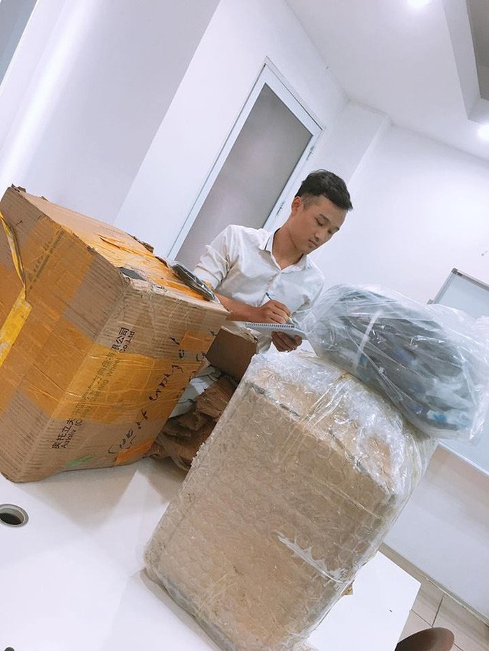 Vỡ mộng khởi nghiệp, 9x kể chuyện kiếm nghìn đô nhờ đánh hàng Trung Quốc - Ảnh 1.