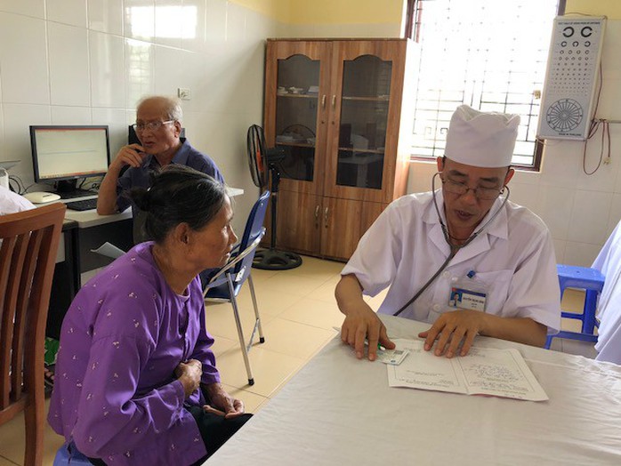 Bộ trưởng Nguyễn Thị Kim Tiến lý giải vì sao người dân vẫn chê y tế cơ sở - Ảnh 2.