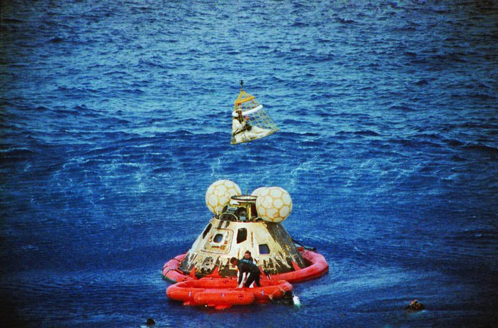 Sống sót thần kỳ nơi địa ngục (*): Apollo 13 - cuộc giải cứu ngoài không gian - Ảnh 1.