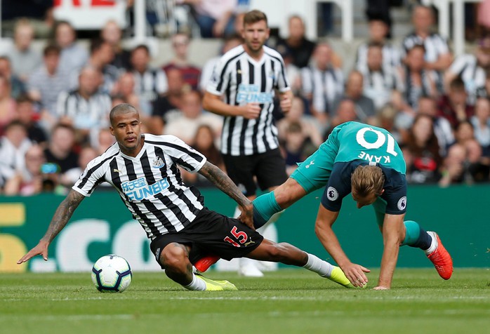 Ba pha đánh đầu, Tottenham hạ gục chủ nhà Newcastle - Ảnh 1.