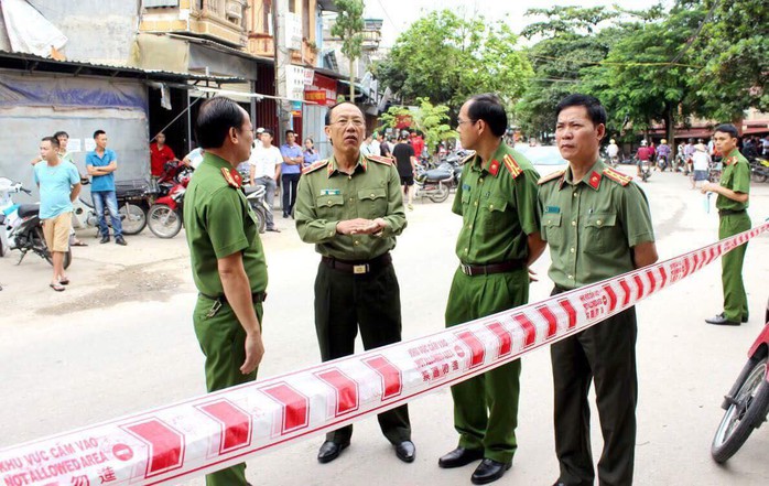 Nghi phạm bắn chết 2 vợ chồng ở Điện Biên còn thở cạnh khẩu CKC khi cảnh sát ập vào - Ảnh 2.