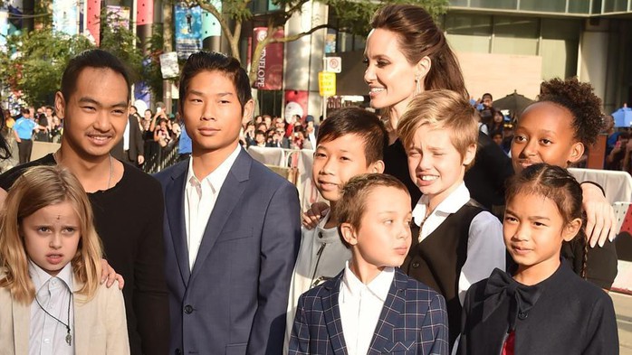 Angelina Jolie và Brad Pitt tốn bao nhiêu tiền cho 6 con? - Ảnh 1.