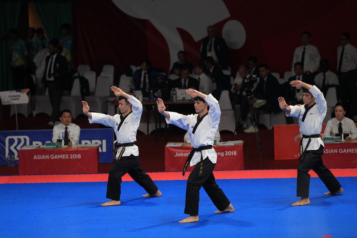 ASIAD: Ngày đẹp của bóng đá; taekwondo, bắn súng giành 2 HCĐ - Ảnh 5.